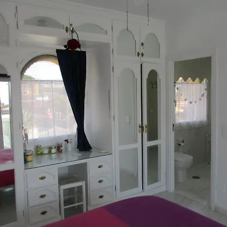 Summer Breeze Bed & Breakfast Marbella