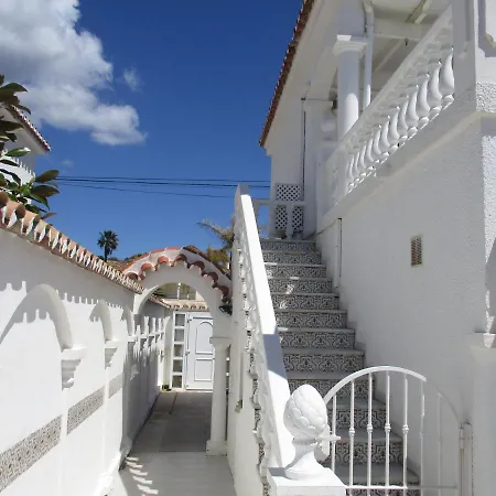 Summer Breeze Bed & Breakfast Marbella